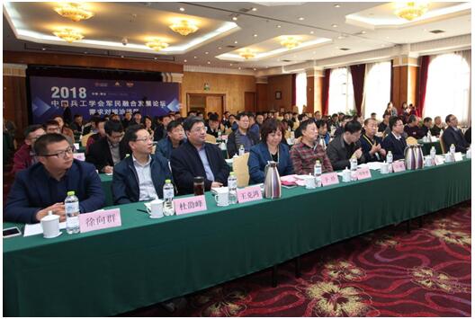 萬隆股份董事長王風(fēng)德（右一）和兵科院、萊州潤星簽約